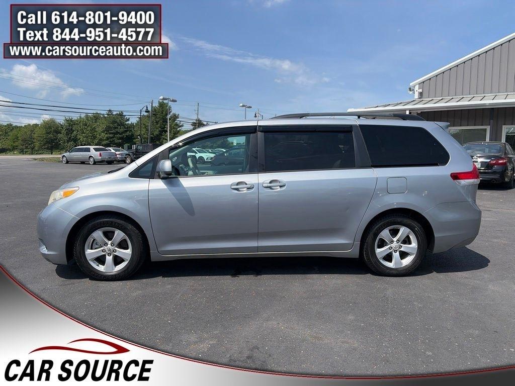 Toyota Sienna  2011