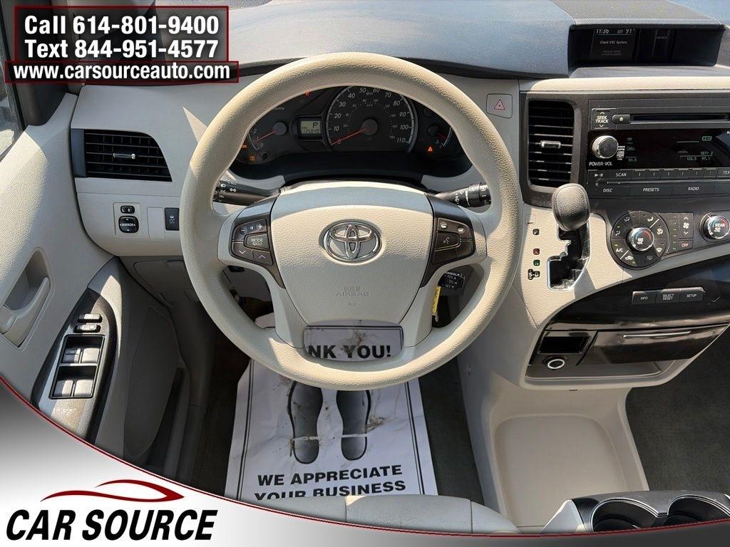 Toyota Sienna  2011