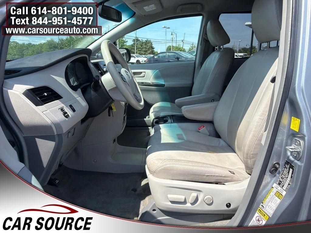 Toyota Sienna  2011