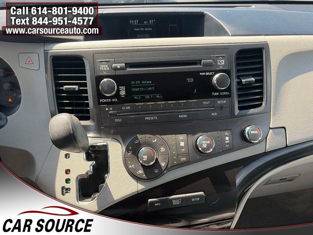 Toyota Sienna  2011