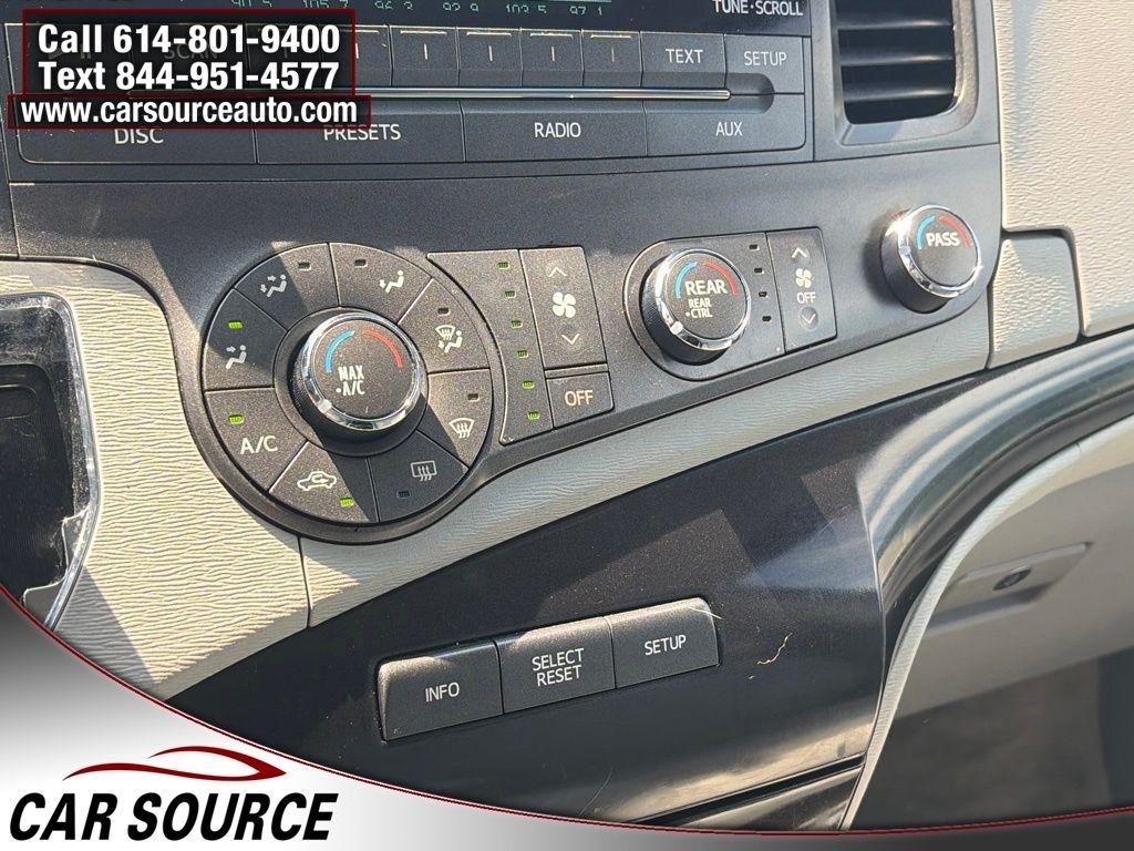 Toyota Sienna  2011