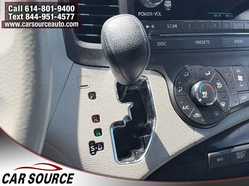 Toyota Sienna  2011