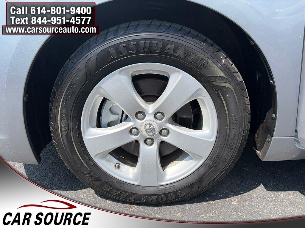 Toyota Sienna  2011