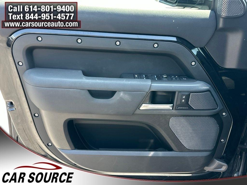 Land Rover Defender  2021