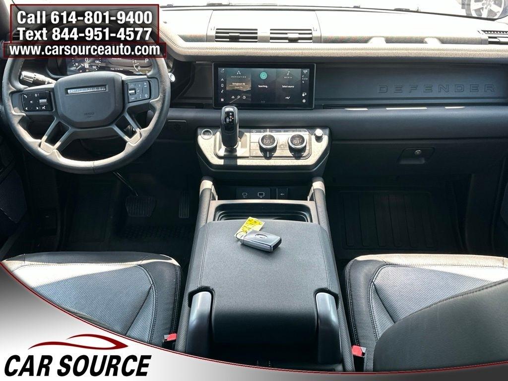 Land Rover Defender  2021