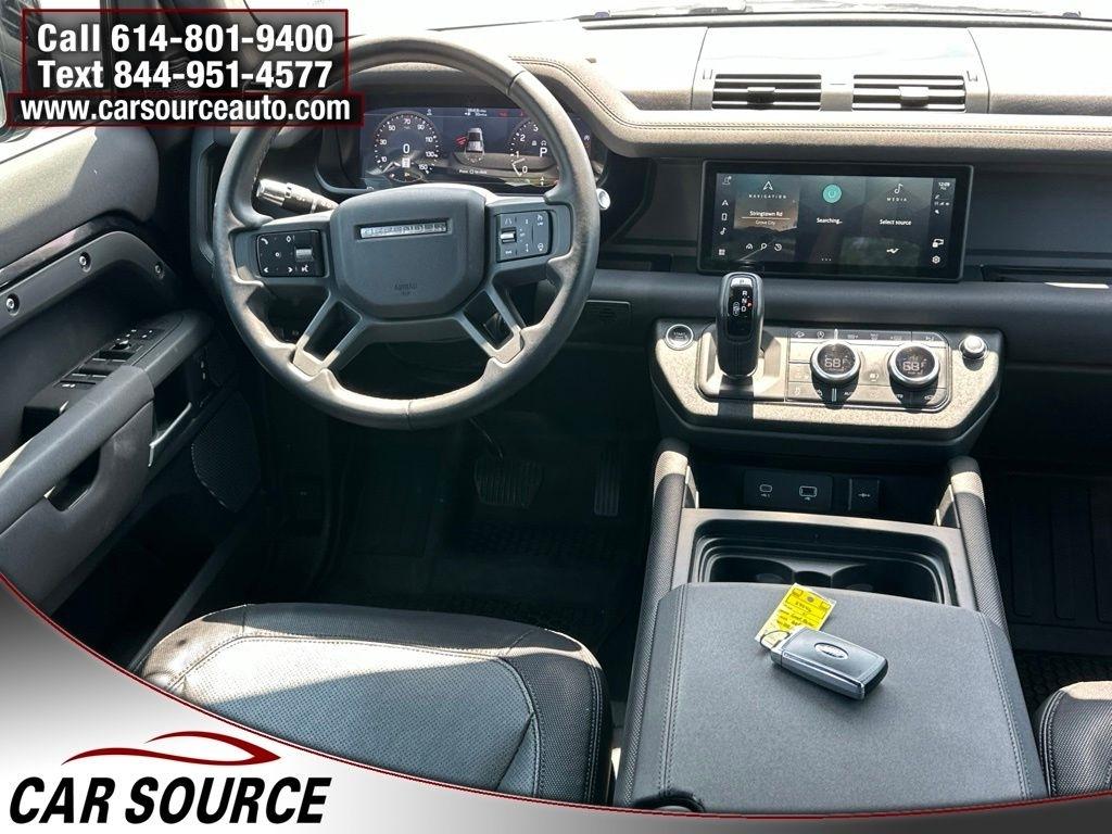 Land Rover Defender  2021