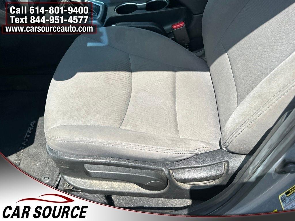 Hyundai Elantra  2016