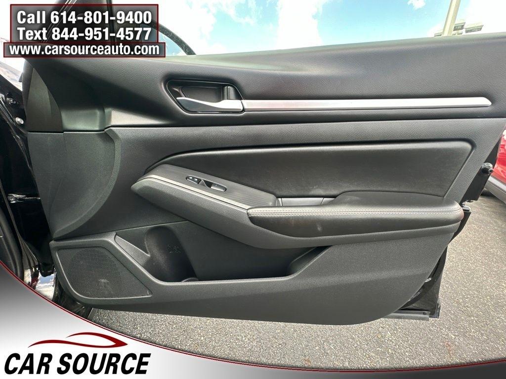 Nissan Altima  2022