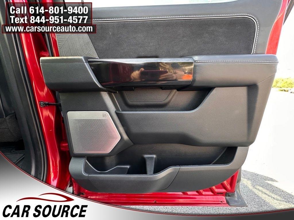 Ford F-150 Lightning  2022