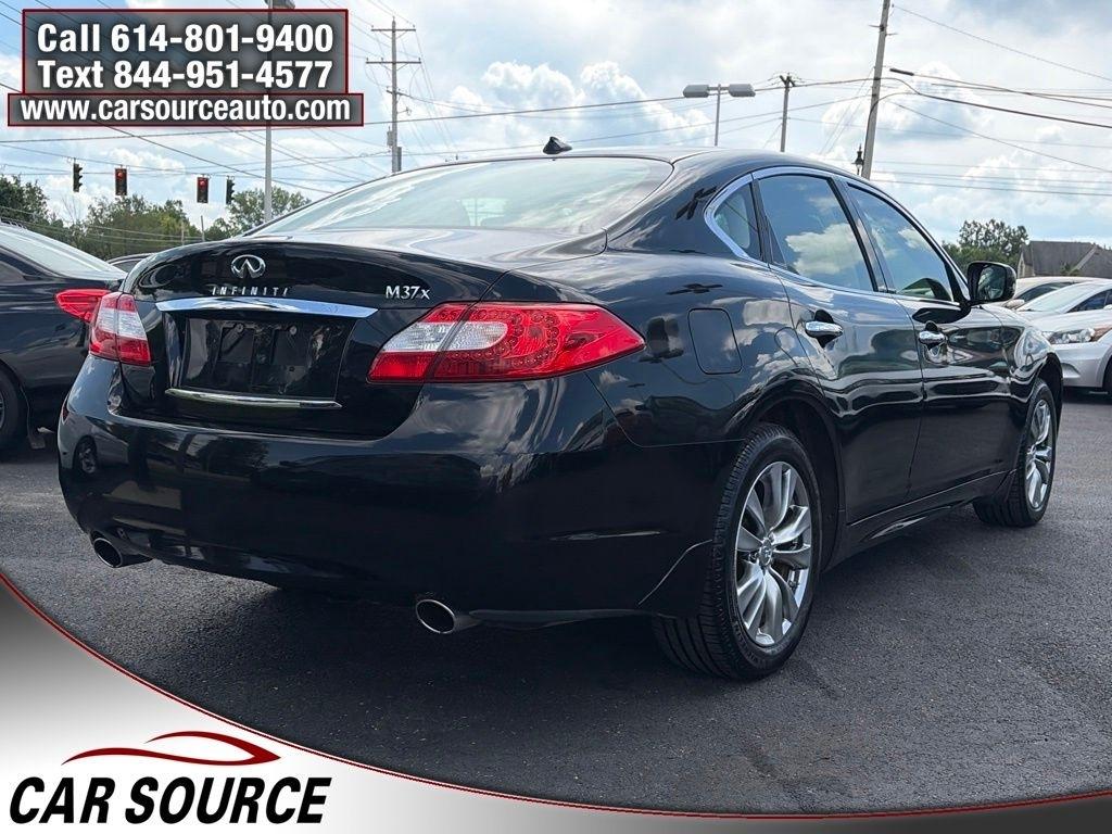 Infiniti M37  2012
