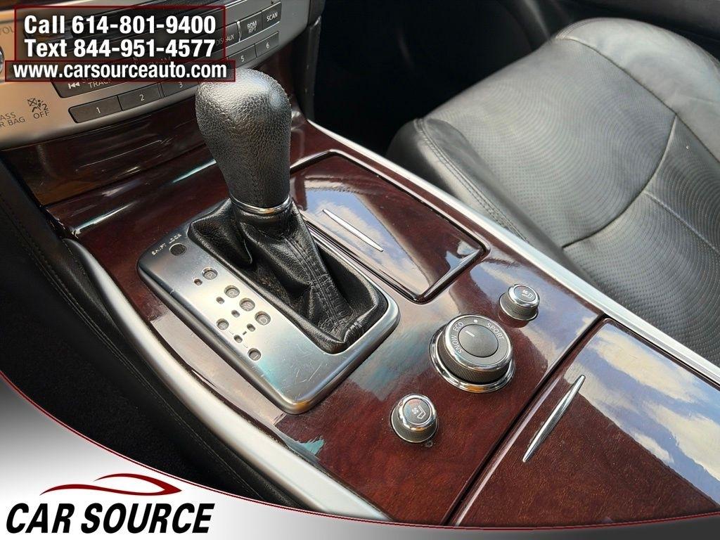 Infiniti M37  2012