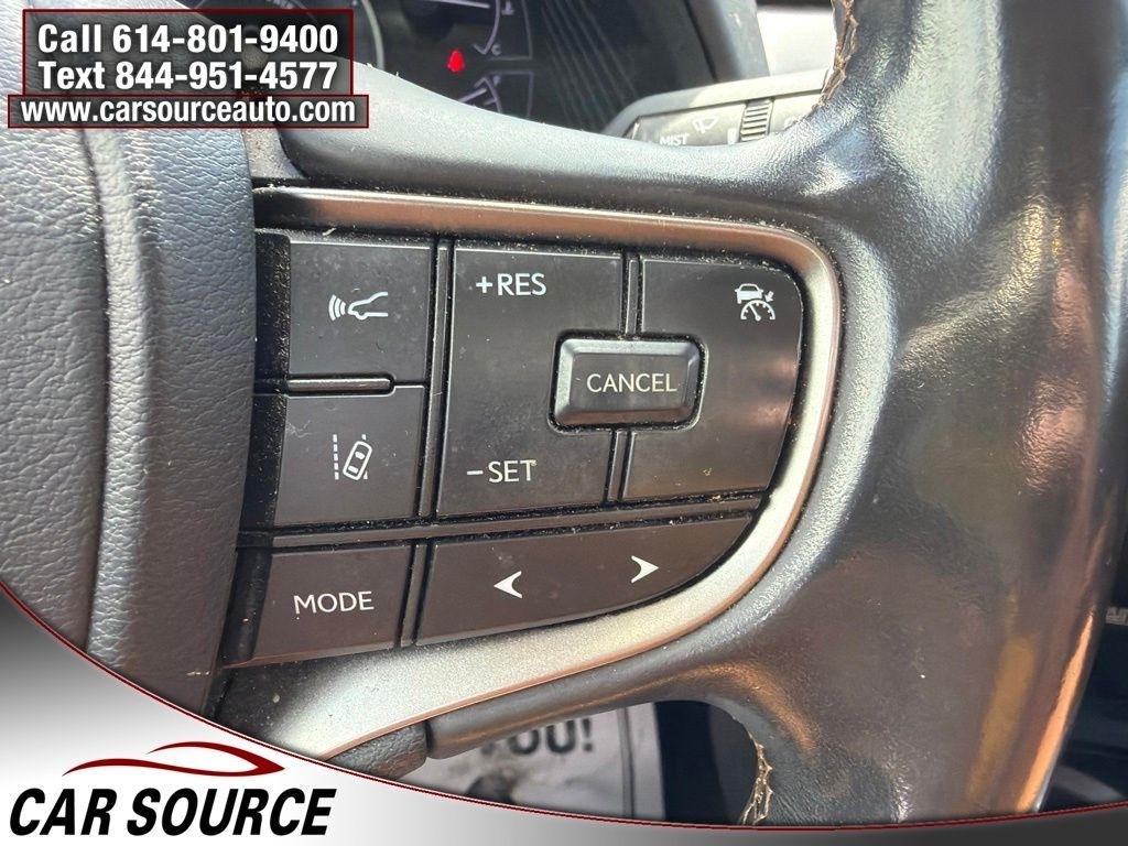 Lexus UX  2021