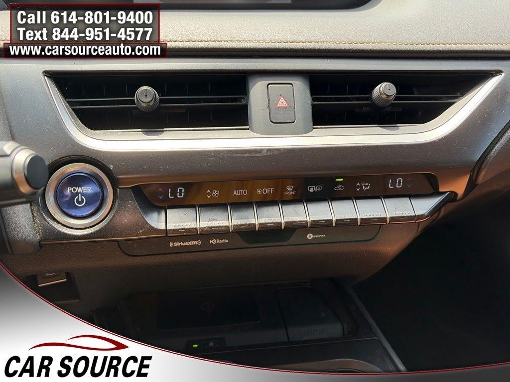 Lexus UX  2021