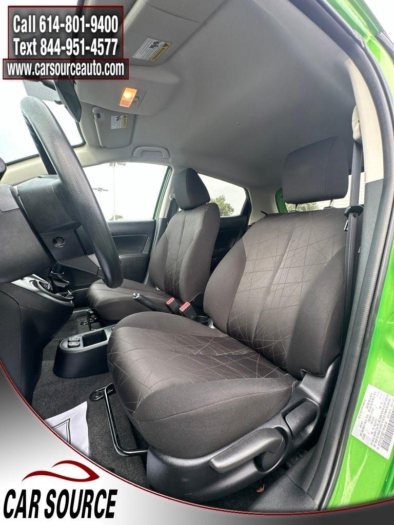 Mazda MAZDA2  2012