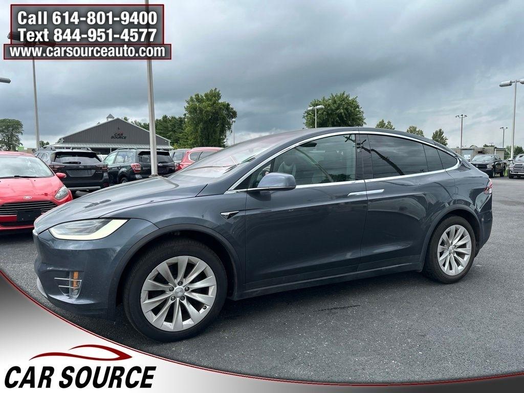 Tesla Model X  2020