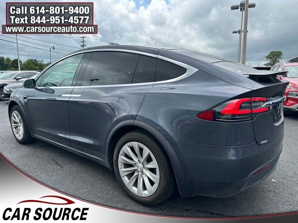 Tesla Model X  2020