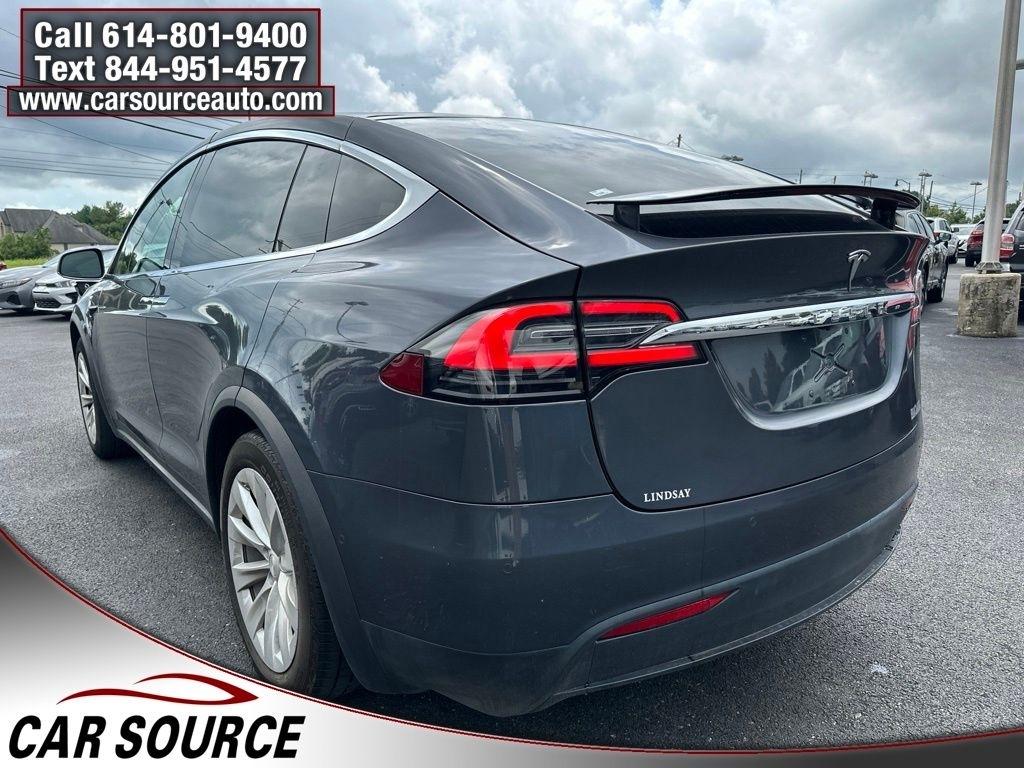 Tesla Model X  2020