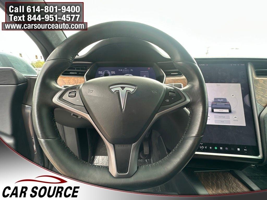 Tesla Model X  2020