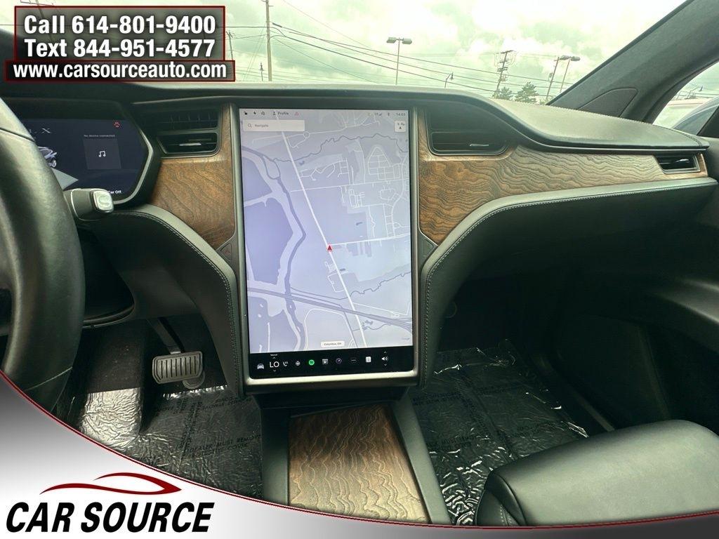 Tesla Model X  2020