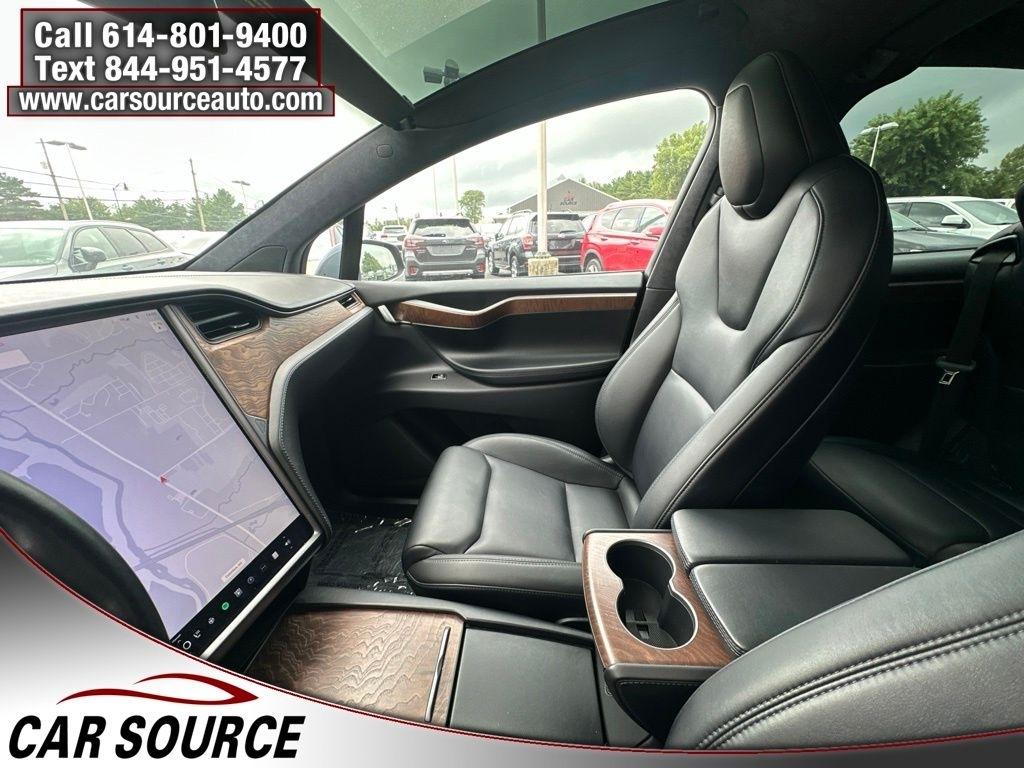 Tesla Model X  2020