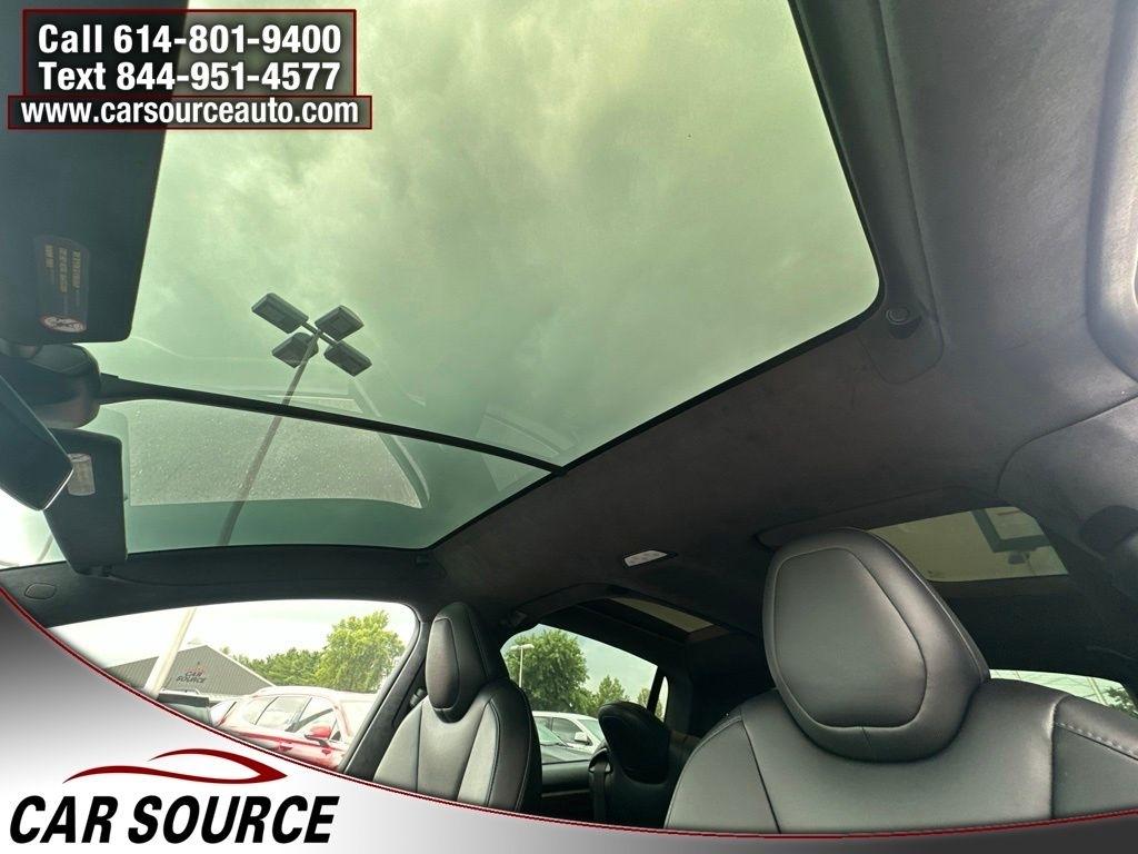 Tesla Model X  2020