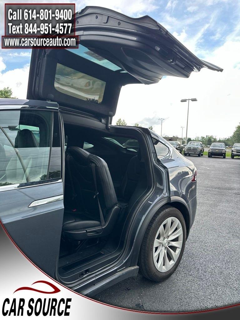 Tesla Model X  2020