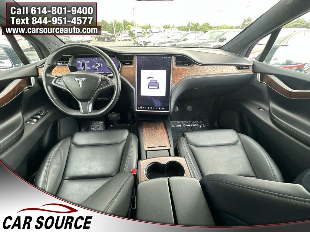 Tesla Model X  2020