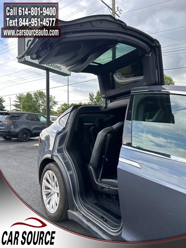 Tesla Model X  2020