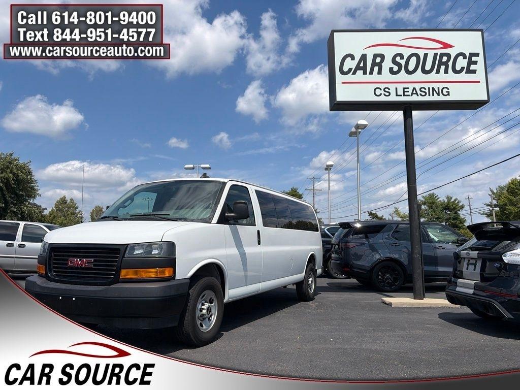 GMC Savana Passenger  2023