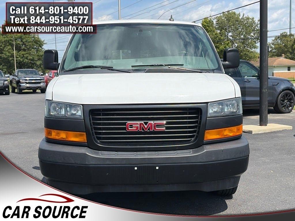 GMC Savana Passenger  2023