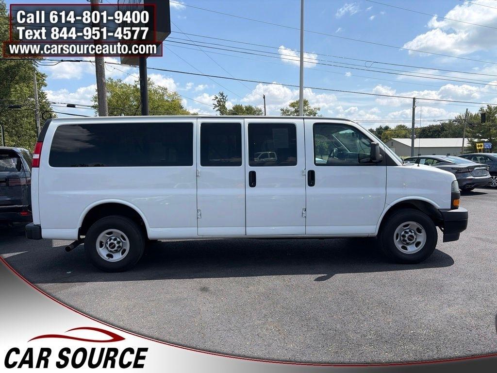 GMC Savana Passenger  2023