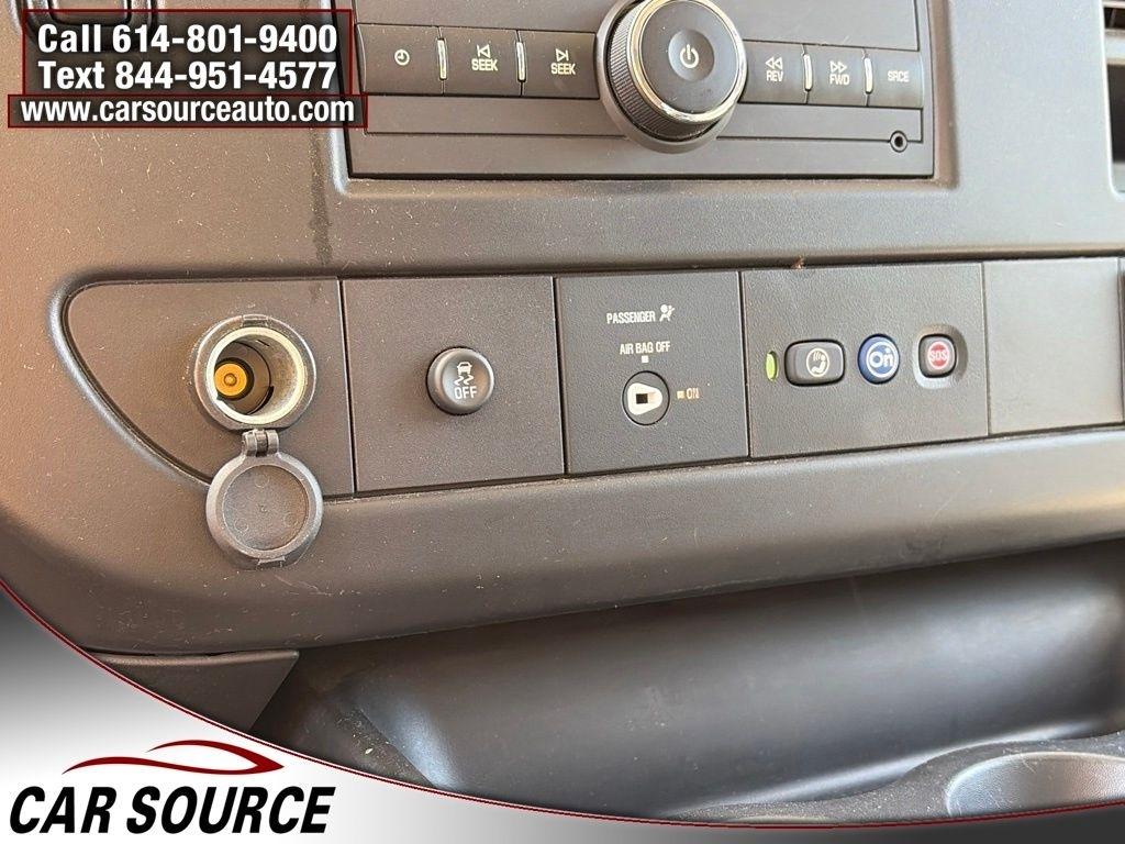 GMC Savana Passenger  2023