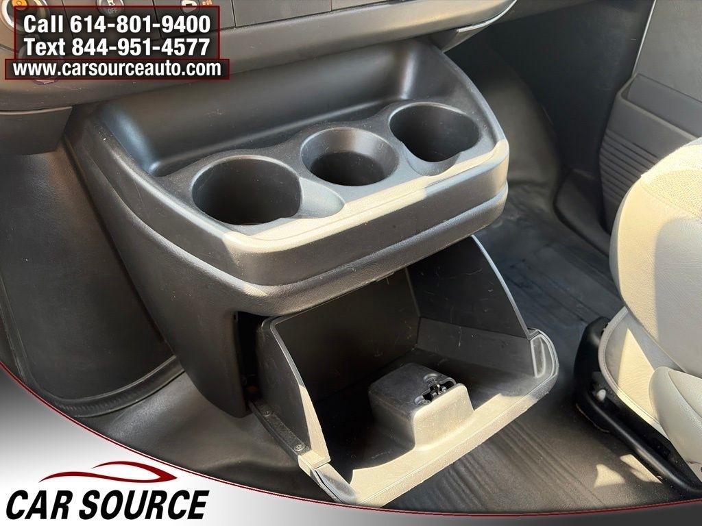 GMC Savana Passenger  2023