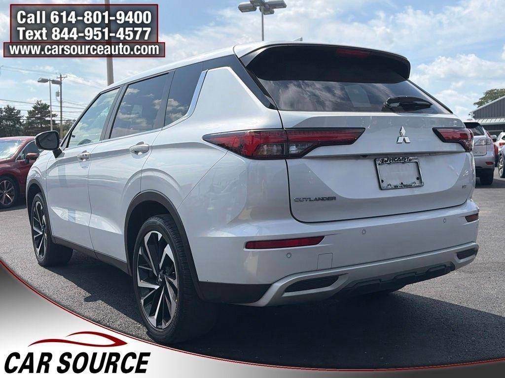 Mitsubishi Outlander  2024