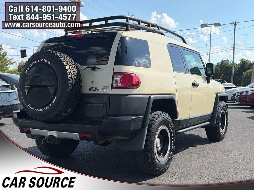 Toyota FJ Cruiser  2010