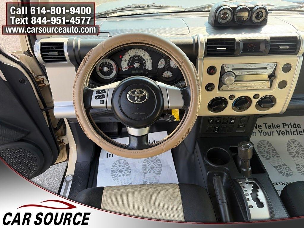 Toyota FJ Cruiser  2010