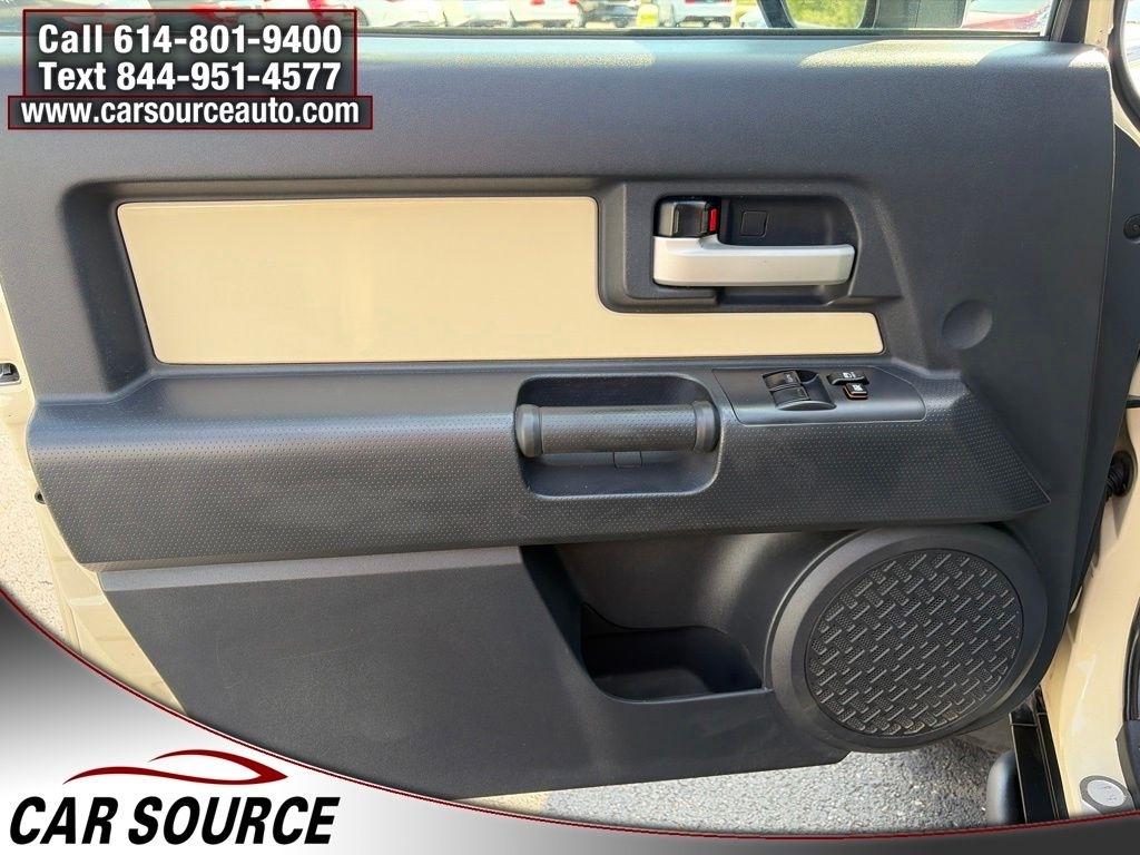 Toyota FJ Cruiser  2010