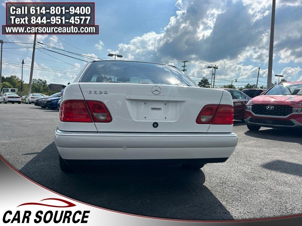 Mercedes-Benz E Class  1996