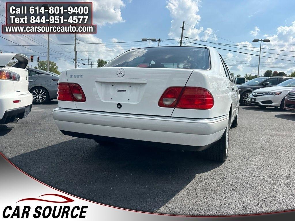 Mercedes-Benz E Class  1996