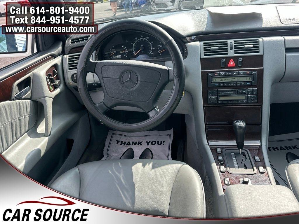 Mercedes-Benz E Class  1996