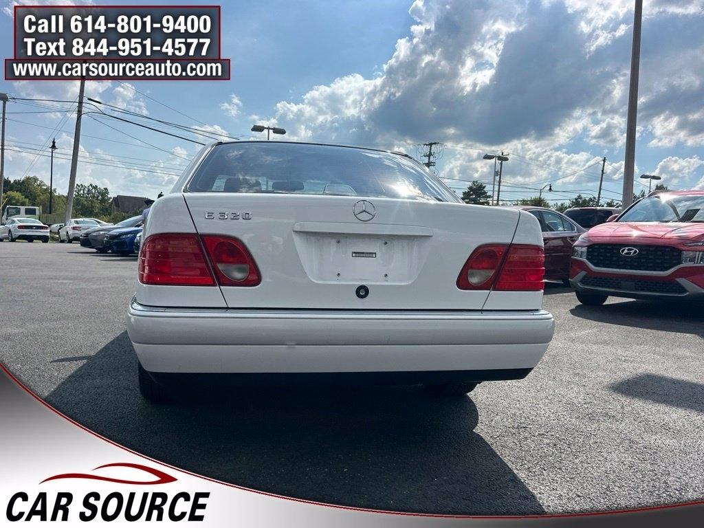 Mercedes-Benz E Class  1996