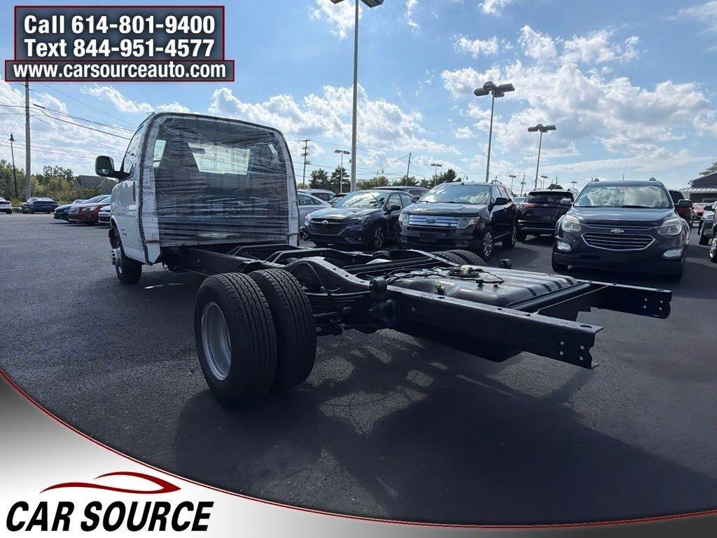 Chevrolet Express Commercial Cutaway  2023