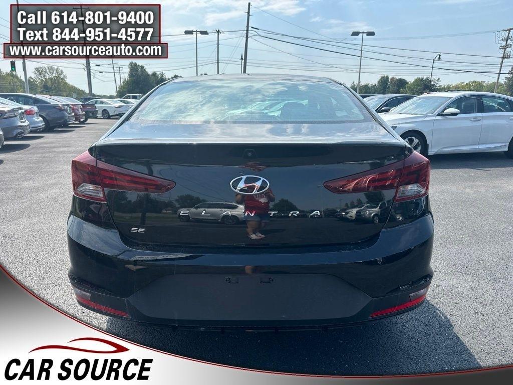 Hyundai Elantra  2020