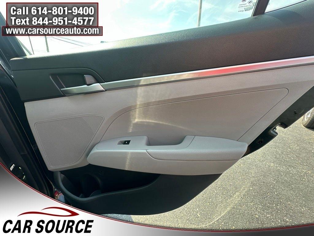 Hyundai Elantra  2020