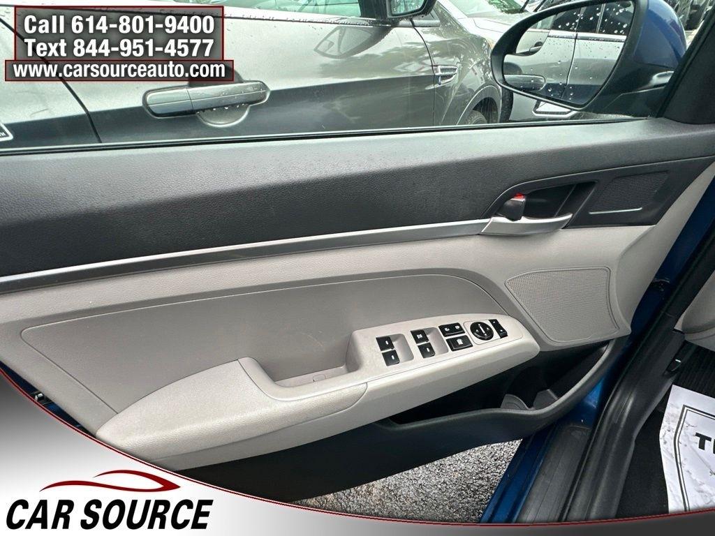 Hyundai Elantra  2020