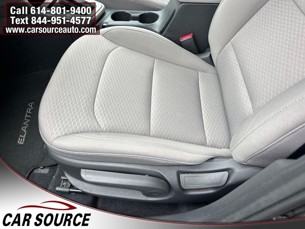 Hyundai Elantra  2020