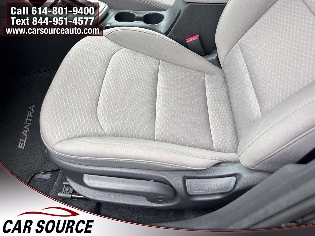 Hyundai Elantra  2020