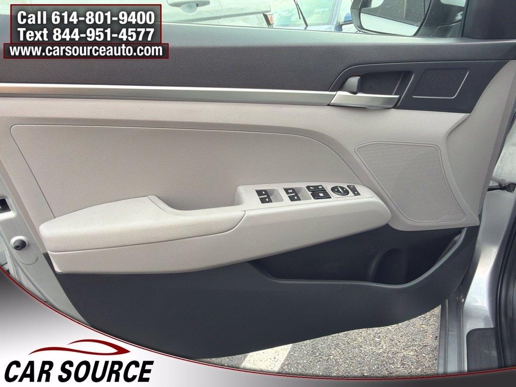 Hyundai Elantra  2020