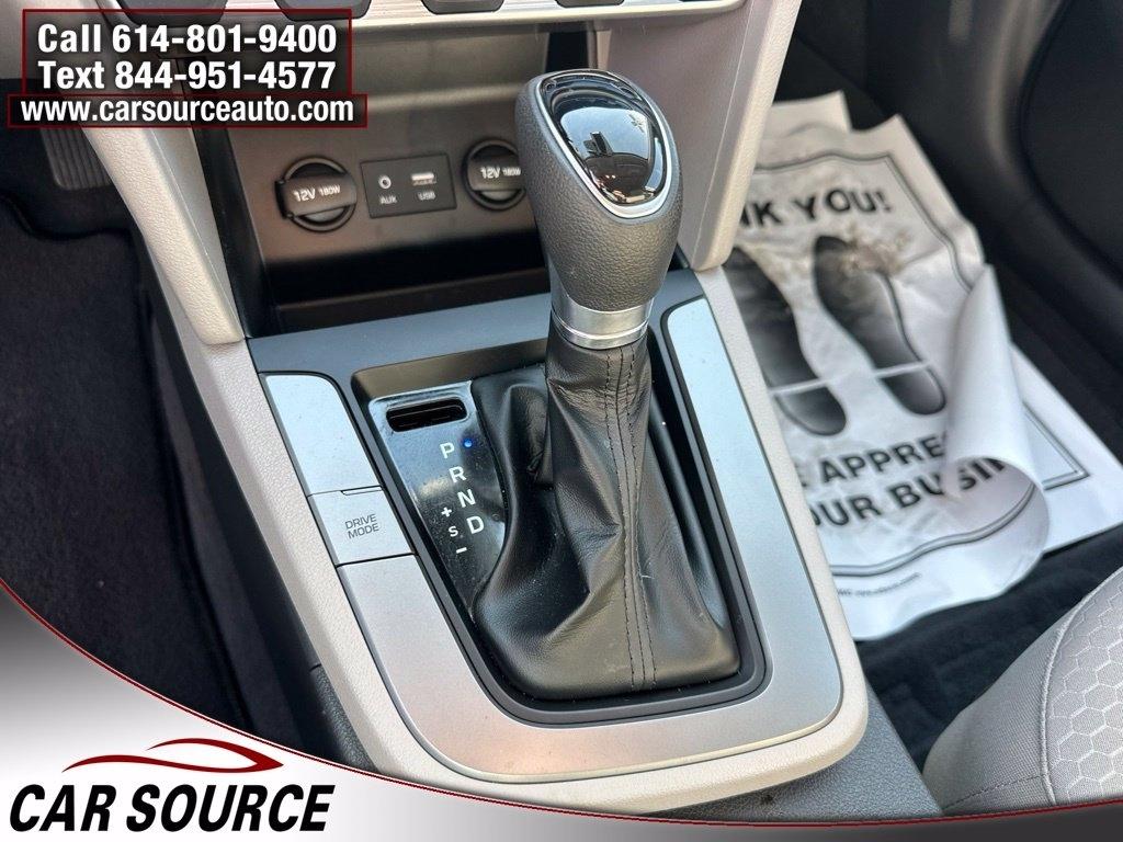 Hyundai Elantra  2020