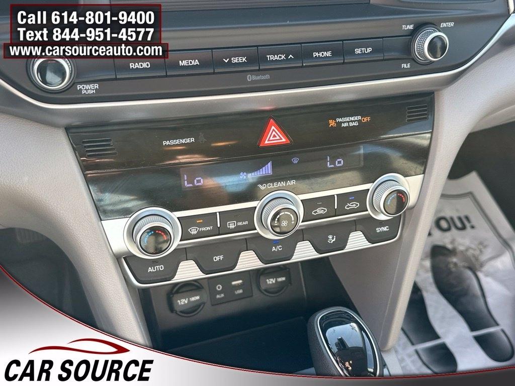 Hyundai Elantra  2020
